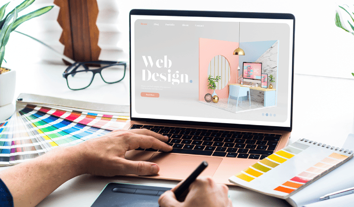 パソコンで絵を描く画像